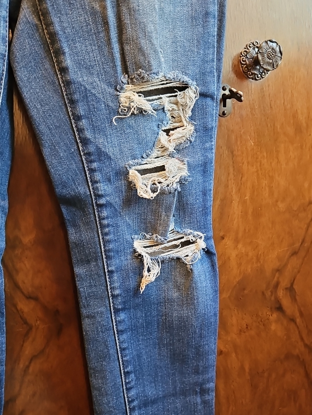 Women's American Eagle Outfitters Distressed Straight Leg Jeans - Blue - Size 4 - Picture 3 of 10